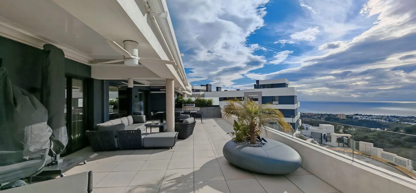 Sale of penthouse in Marbella 1