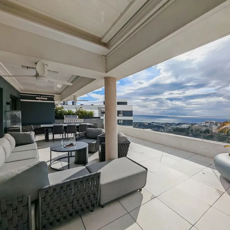 Sale of penthouse in Marbella