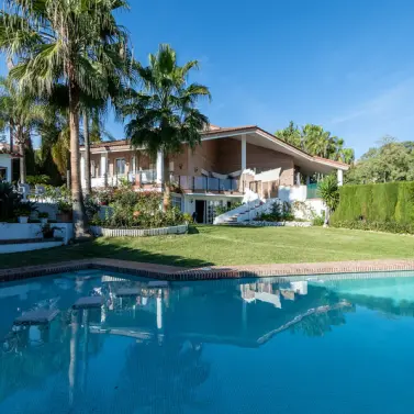 Long-term rent of detached villa in El Paraiso