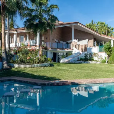 Long-term rent of detached villa in El Paraiso