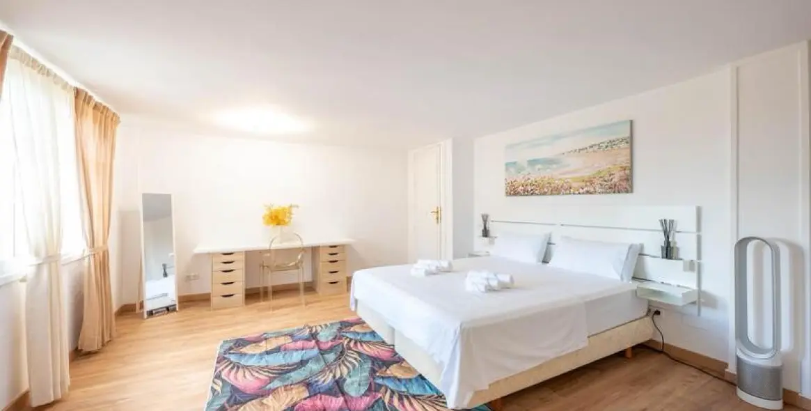 Alquiler a largo plazo de villa independiente en El Paraiso 27