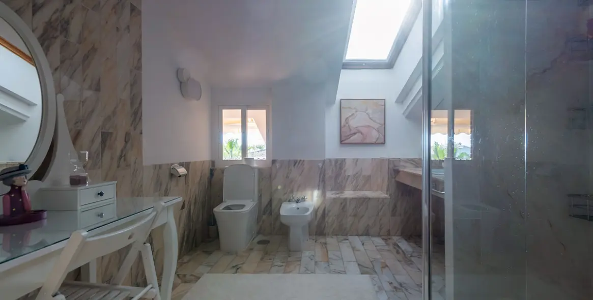 Alquiler a largo plazo de villa independiente en El Paraiso 44