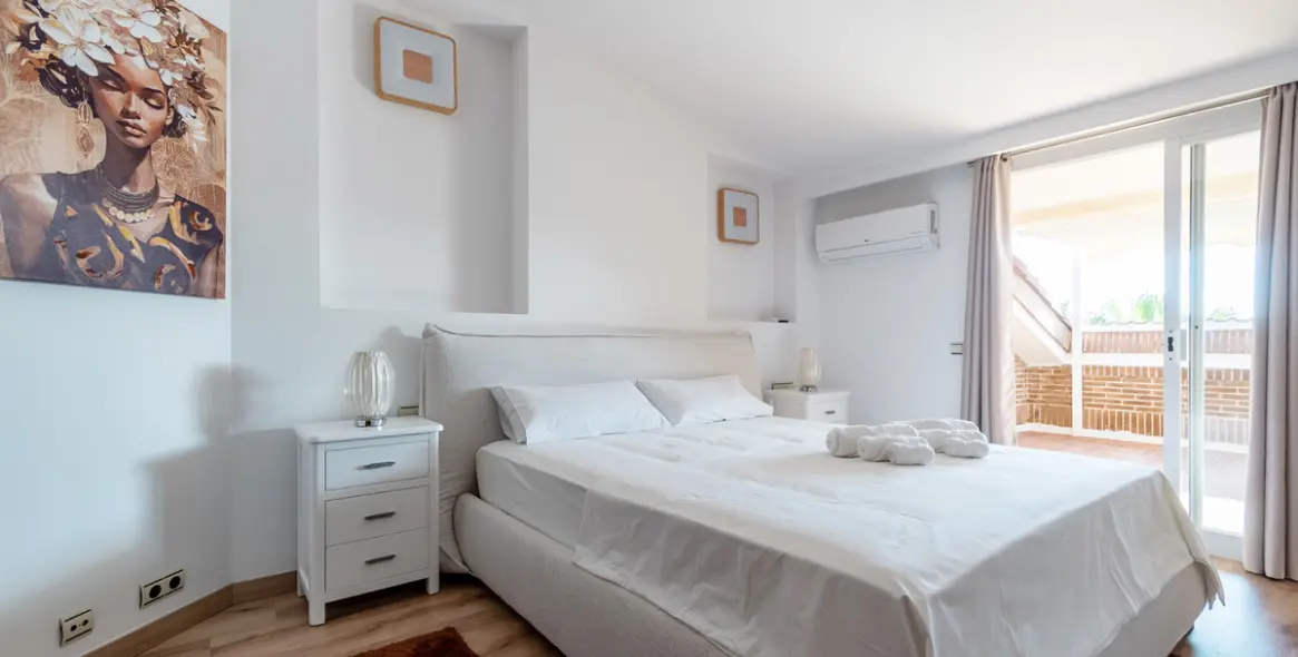 Alquiler a largo plazo de villa independiente en El Paraiso 46