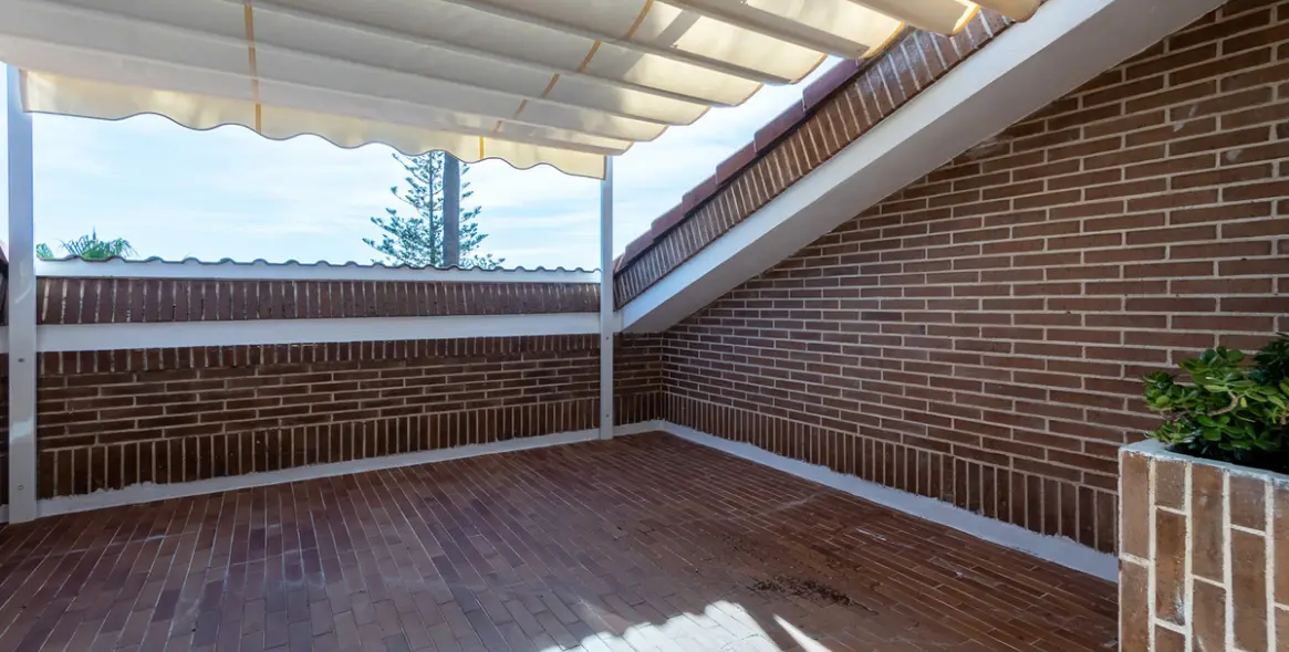 Alquiler a largo plazo de villa independiente en El Paraiso 47