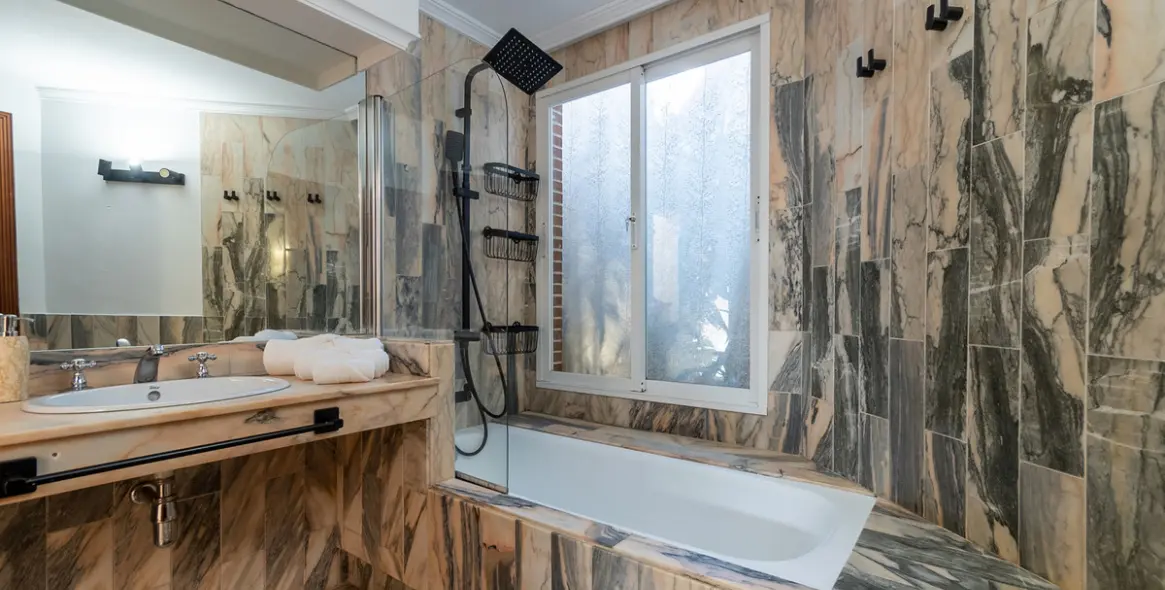 Alquiler a largo plazo de villa independiente en El Paraiso 50