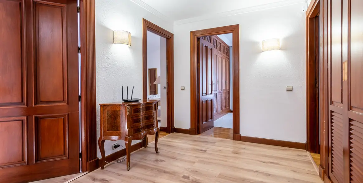 Alquiler a largo plazo de villa independiente en El Paraiso 51