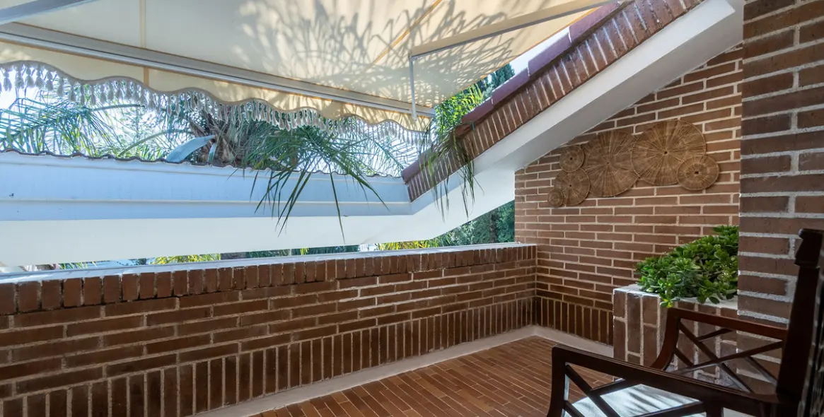 Alquiler a largo plazo de villa independiente en El Paraiso 54