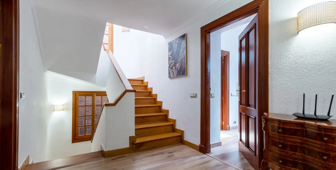 Alquiler a largo plazo de villa independiente en El Paraiso 59