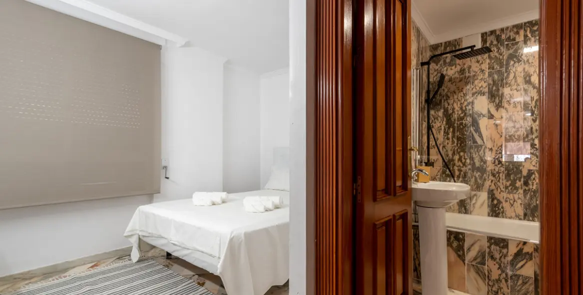 Alquiler a largo plazo de villa independiente en El Paraiso 60