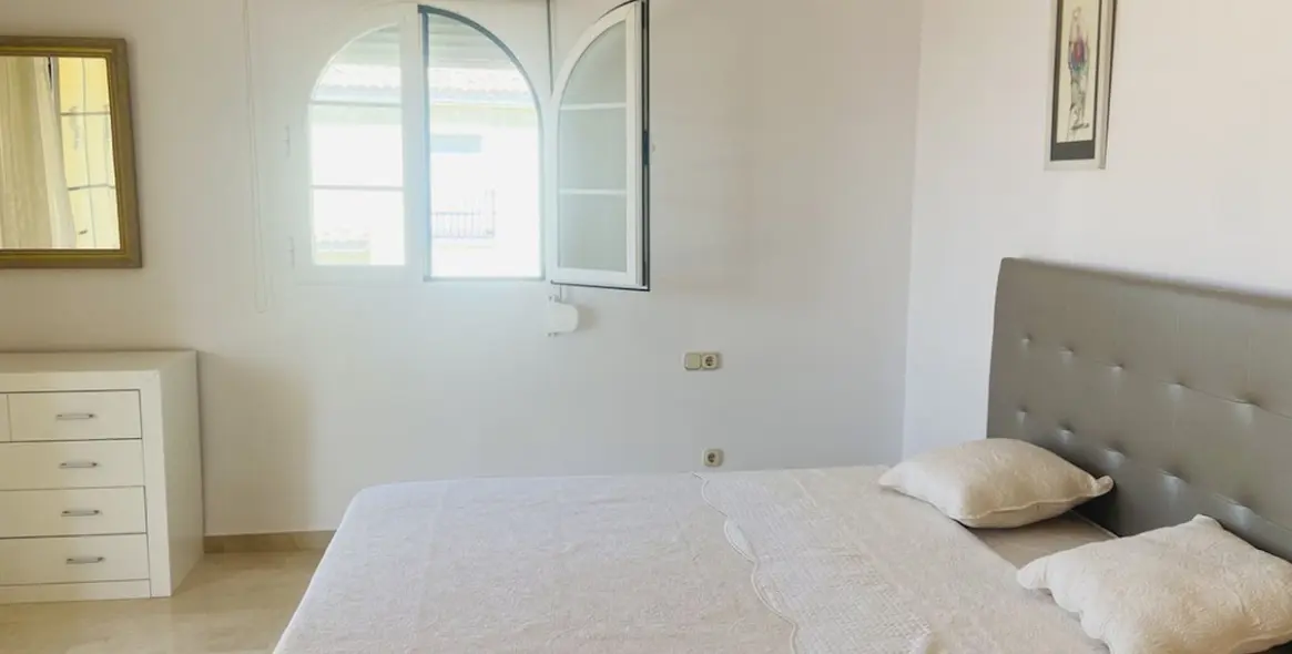 Долгосрочная аренда  отдельно стоящей виллы в Costabella 16