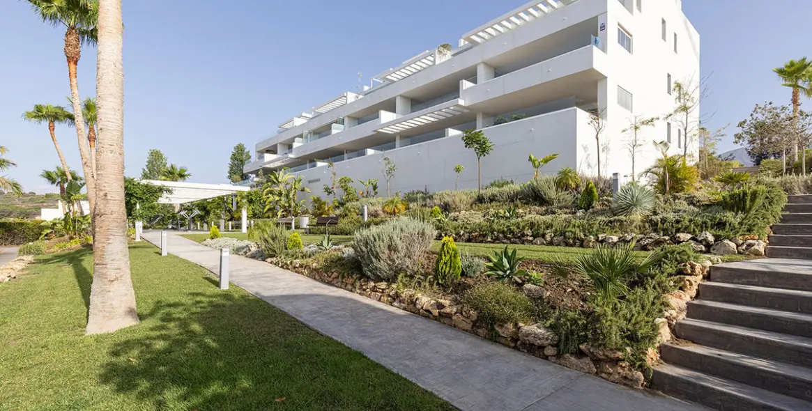 Sale of penthouse in Estepona 5
