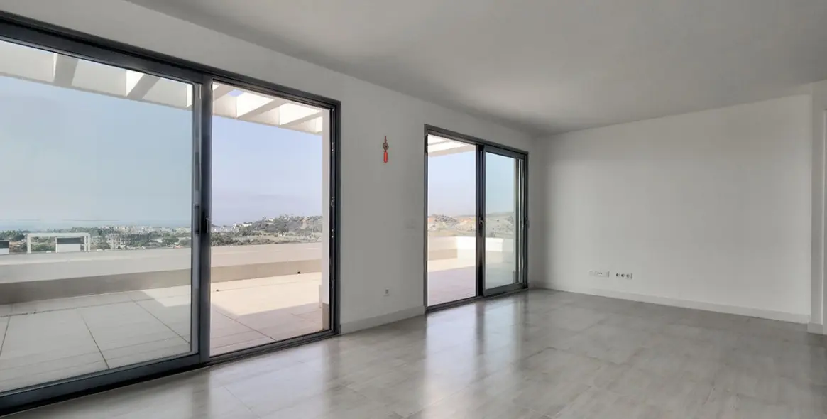 Sale of penthouse in Estepona 13