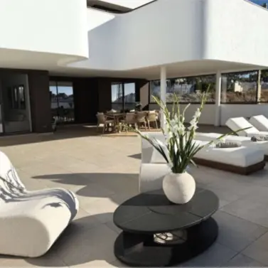 Venta de apartamento en planta media en Estepona