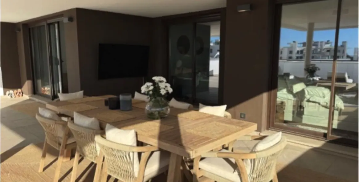 Sale of middle floor apartment in Estepona 4