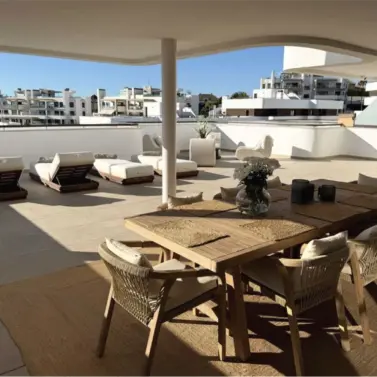 Venta de apartamento en planta media en Estepona