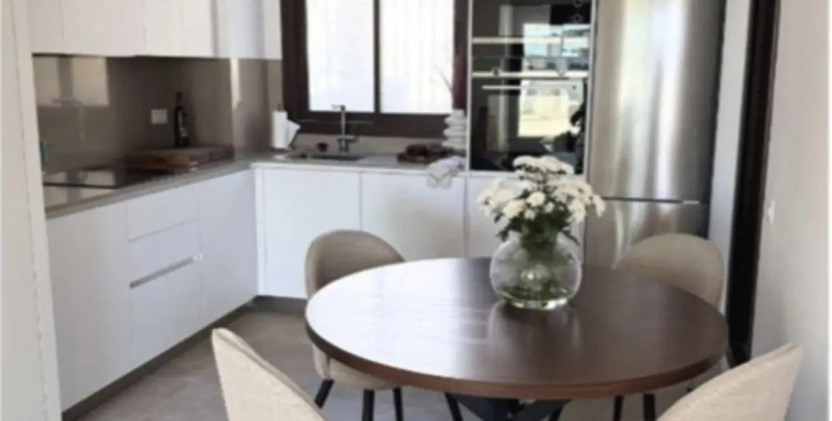 Sale of middle floor apartment in Estepona 18