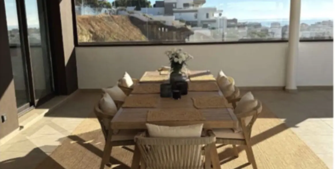 Sale of middle floor apartment in Estepona 19