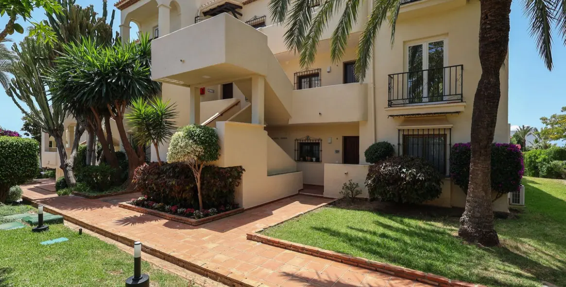 Short-term rent of penthouse in Reserva de Marbella 24
