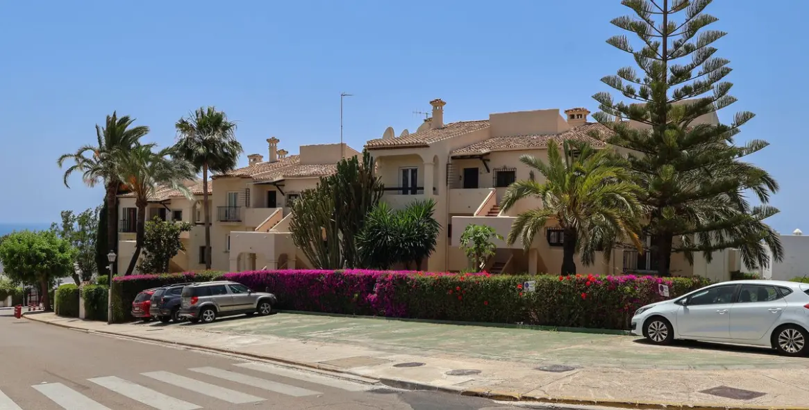 Short-term rent of penthouse in Reserva de Marbella 25