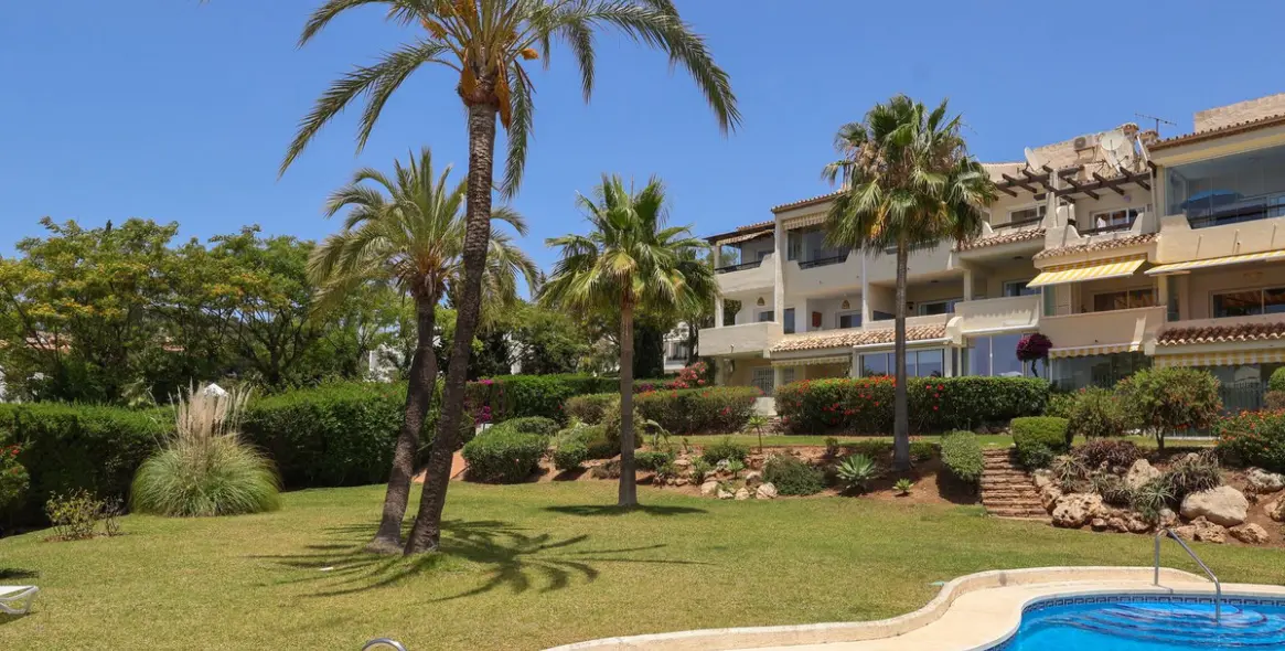 Short-term rent of penthouse in Reserva de Marbella 26