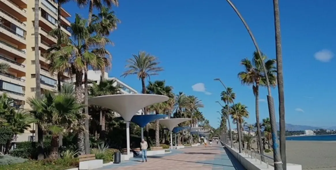 Sale of penthouse in Estepona 1