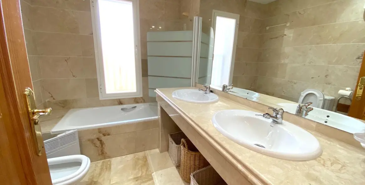 Долгосрочная аренда пентхауса в Aloha 25