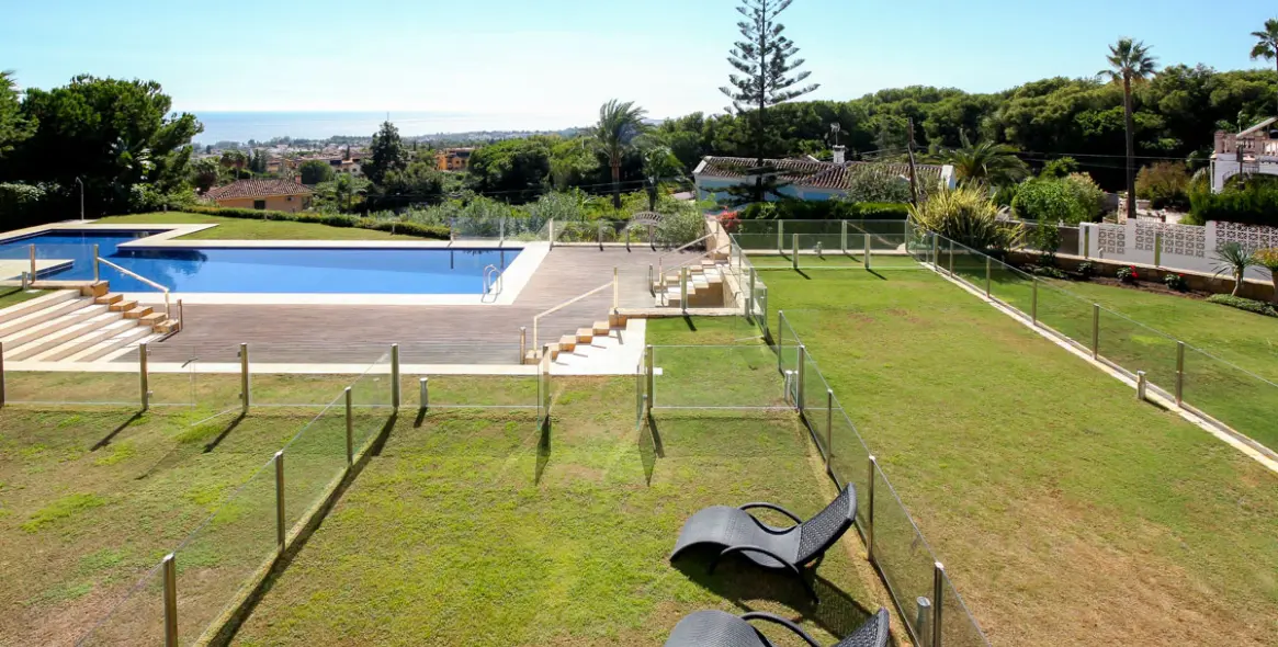 Long-term rent of townhouse in Sierra Blanca 11