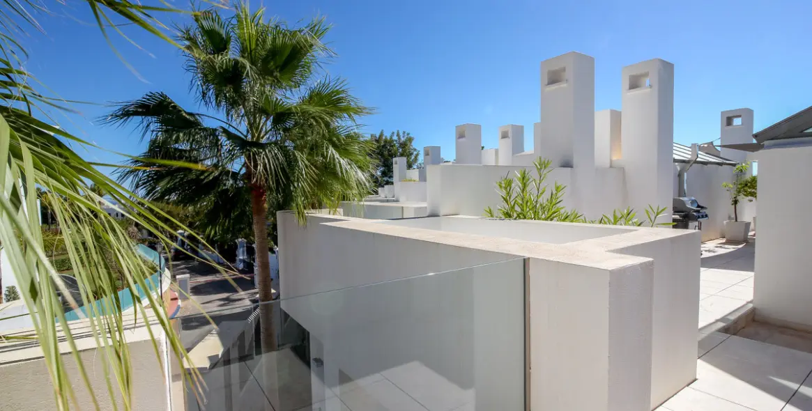 Long-term rent of townhouse in Sierra Blanca 15