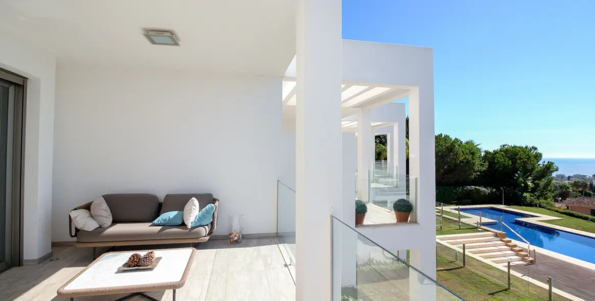 Long-term rent of townhouse in Sierra Blanca 25