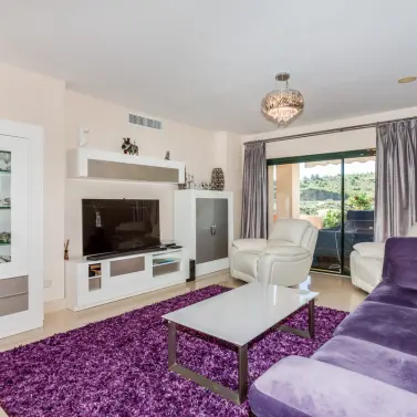 Долгосрочная аренда апартаментов на среднем этаже в Benahavís