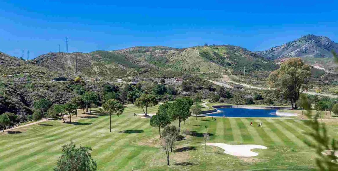 Долгосрочная аренда апартаментов на среднем этаже в Benahavís 4