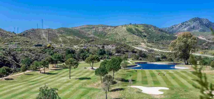 Долгосрочная аренда апартаментов на среднем этаже в Benahavís 3