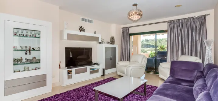 Long-term rent of middle floor apartment in Benahavís 1