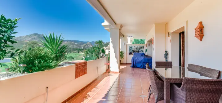 Long-term rent of middle floor apartment in Benahavís 2
