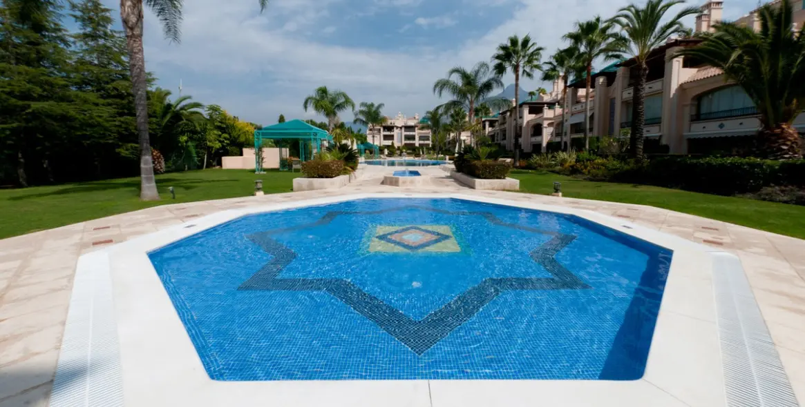 Alquiler a largo plazo de apartamento en planta baja en Marbella 2