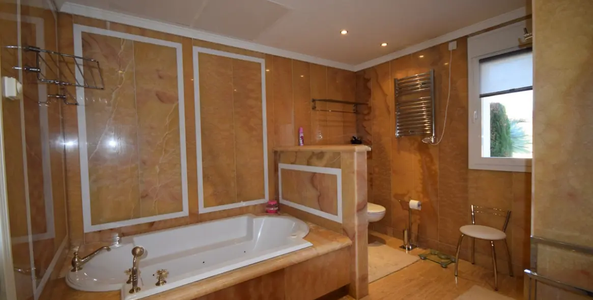 Alquiler a largo plazo de apartamento en planta baja en Marbella 4