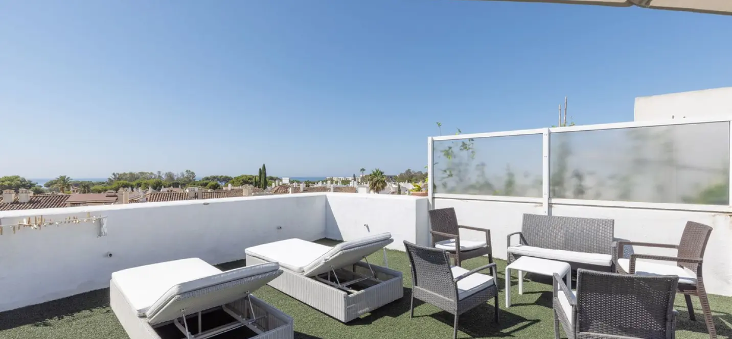 Long-term rent of townhouse in Estepona 0