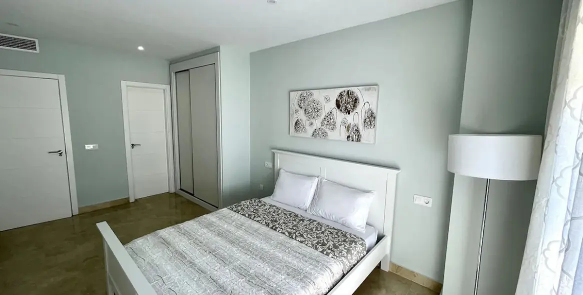 Long-term rent of penthouse in Estepona 8