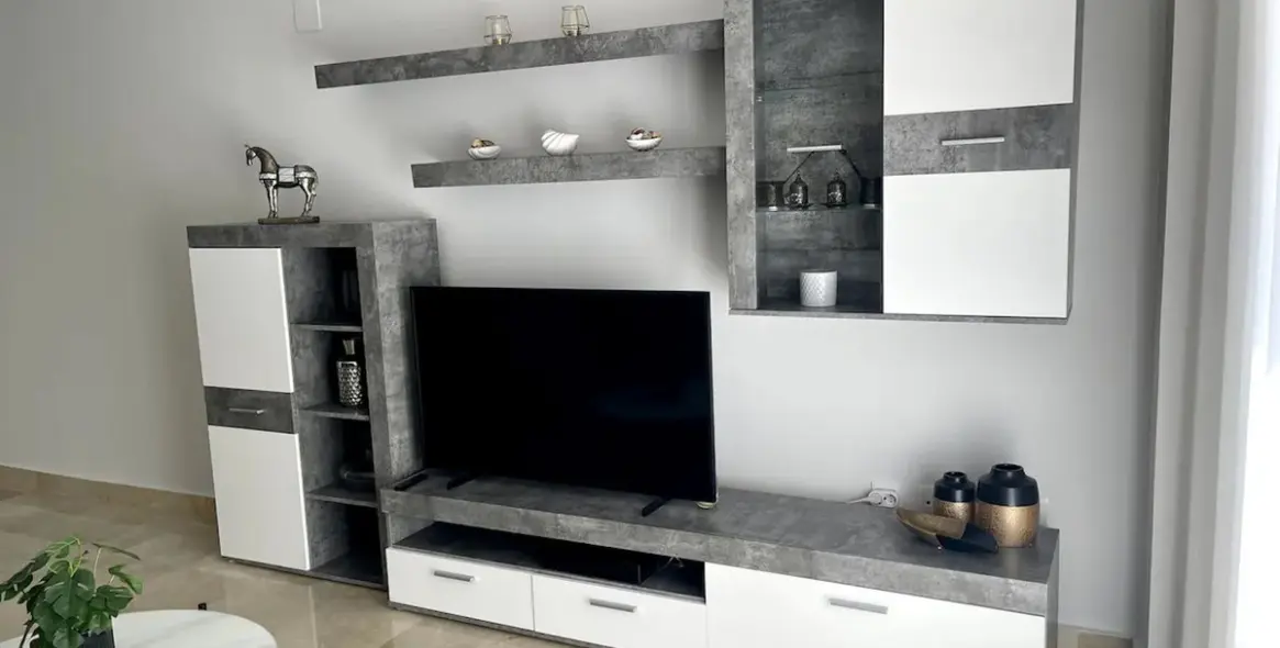 Long-term rent of penthouse in Estepona 15
