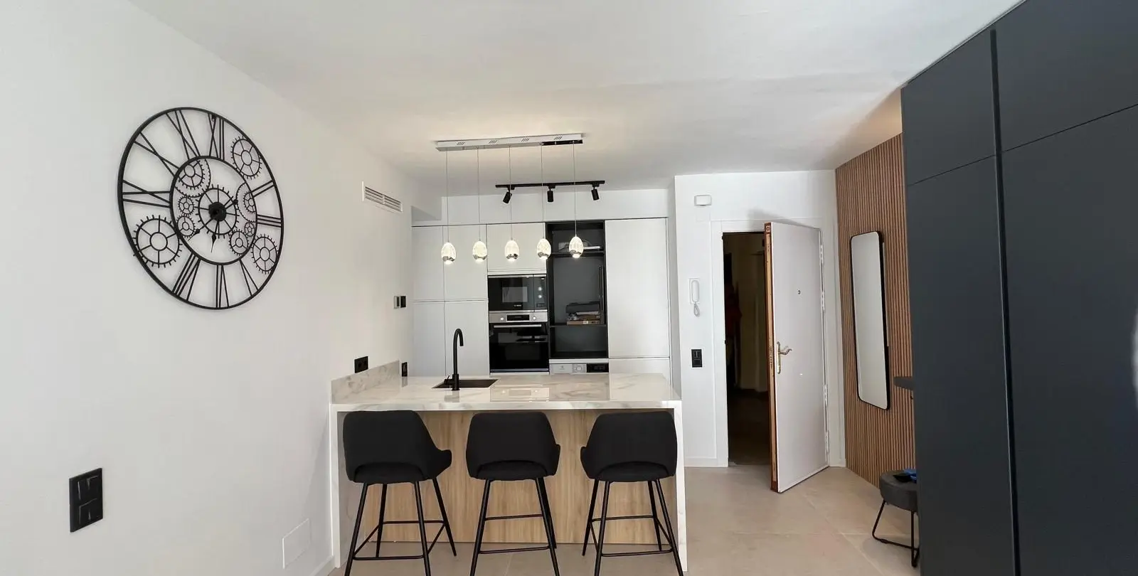 Продажа апартаментов на среднем этаже в Marbella 7