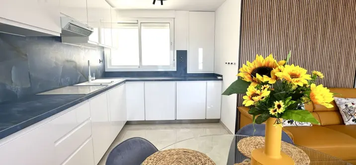 Sale of middle floor apartment in La Cala de Mijas 2