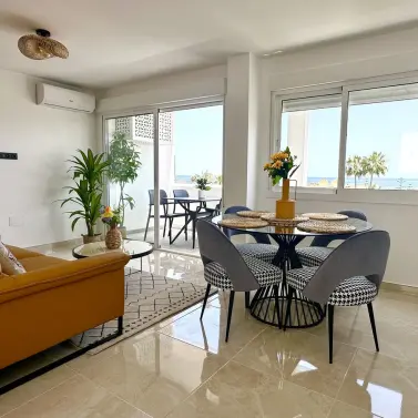 Sale of middle floor apartment in La Cala de Mijas