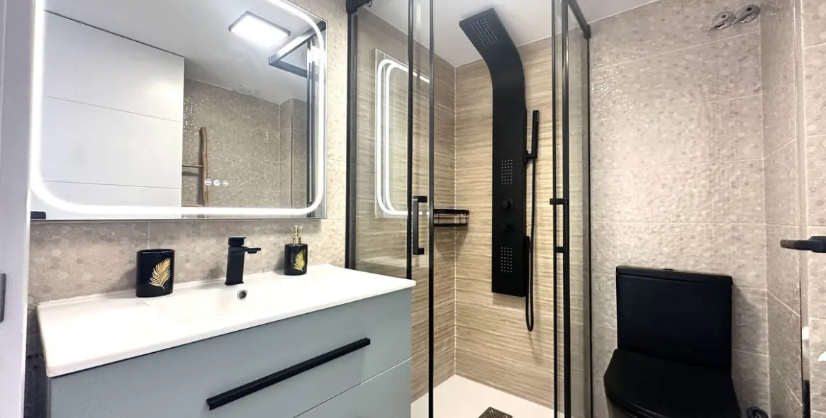 Sale of middle floor apartment in La Cala de Mijas 32