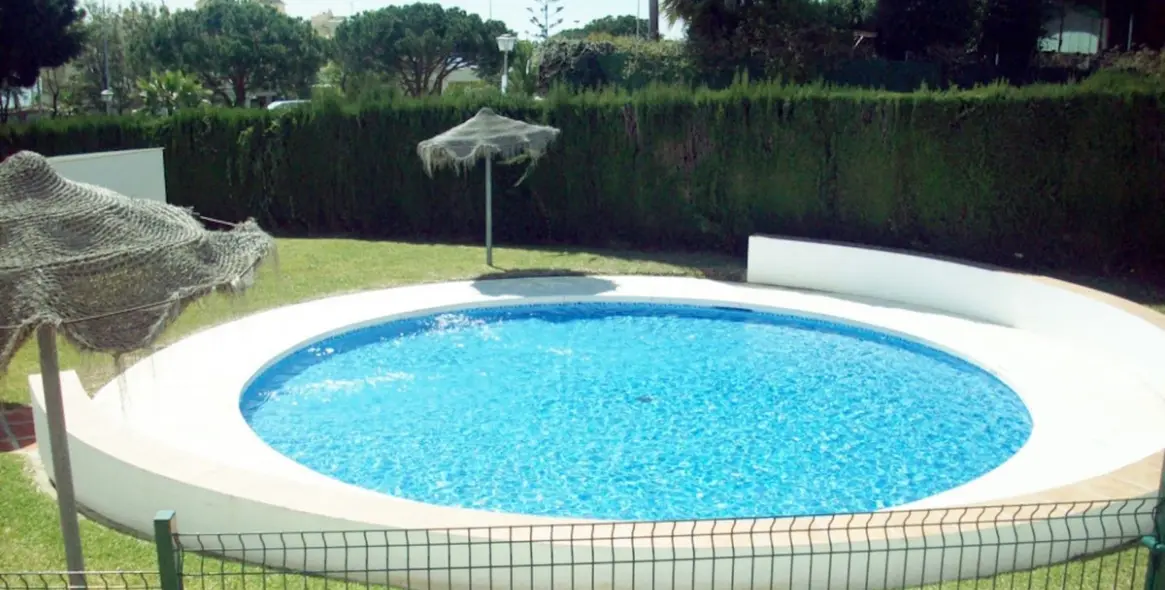 Sale of middle floor apartment in La Cala de Mijas 35