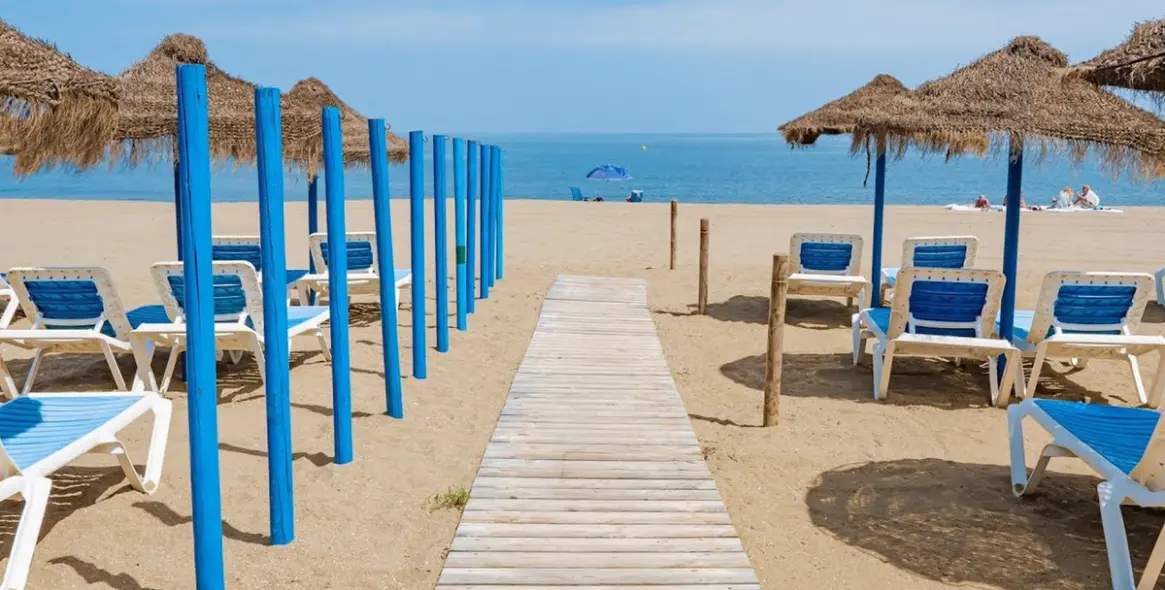 Sale of middle floor apartment in La Cala de Mijas 42