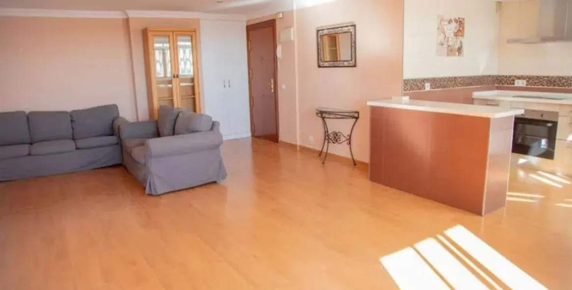 Sale of middle floor apartment in San Pedro de Alcántara 4