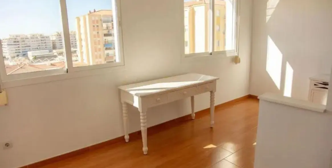 Sale of middle floor apartment in San Pedro de Alcántara 16