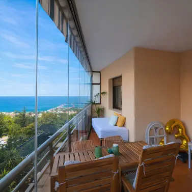 Sale of middle floor apartment in Fuengirola