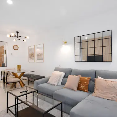 Sale of middle floor apartment in Fuengirola