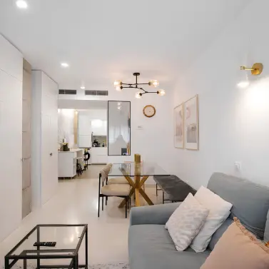 Sale of middle floor apartment in Fuengirola